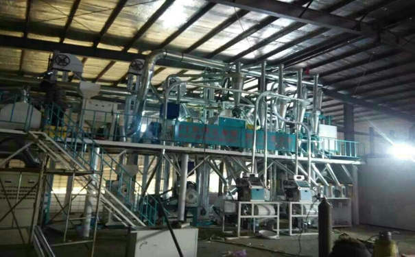 成套<a href=http://www.hanhng.cn/product/6/ target=_blank class=infotextkey>玉米深加工機(jī)械</a>